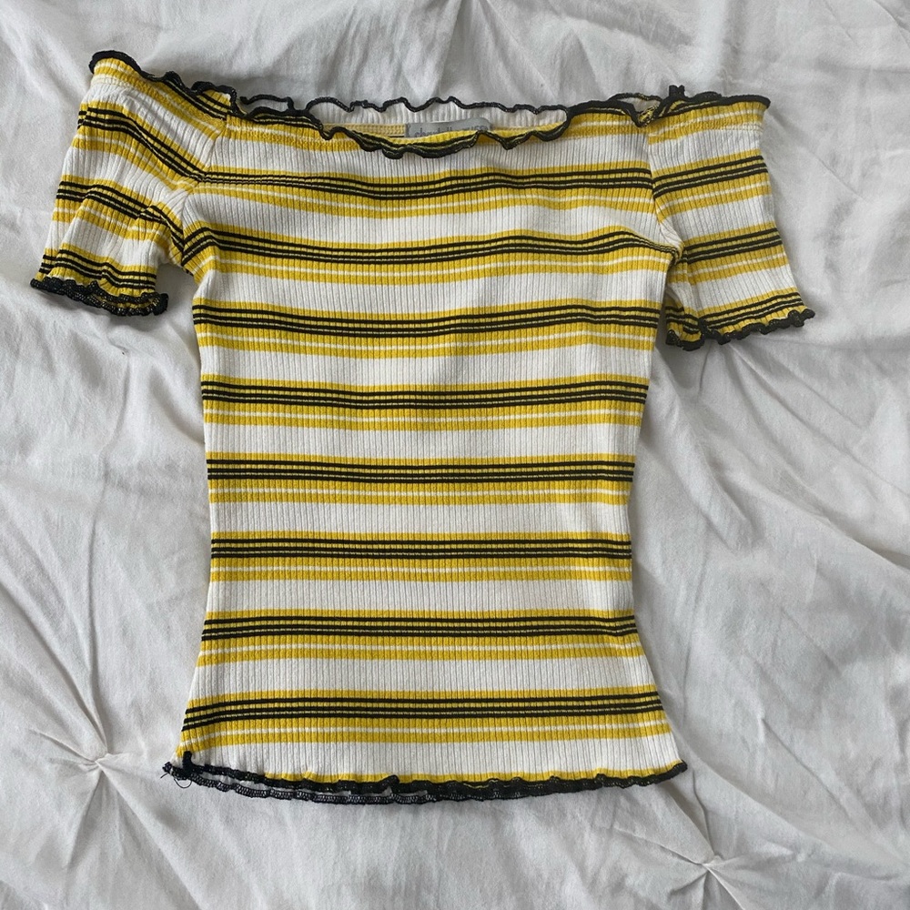 Off the shoulder crop top.